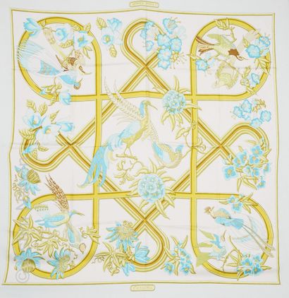 HERMES
CARRE en twill de soie imprimée titré...