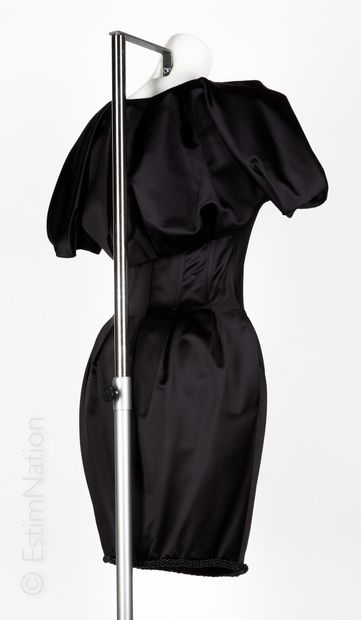 JIKI MONTE CARLO
ENSEMBLE du soir en satin...