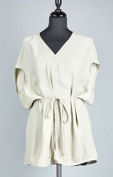 RICK OWENS (COLLECTION PRINTEMPS-ETE 2020)
TUNIQUE...
