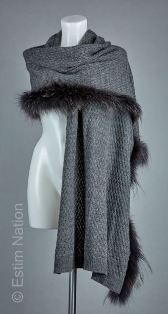 A. M. DE PARIS
ETOLE en tricot de baby alpaga...