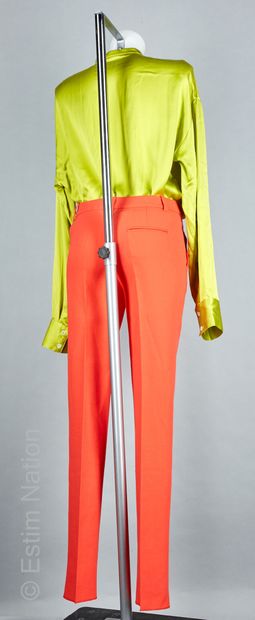 HAIDER ACKERMANN, EMILIO PUCCI
BLOUSE en...