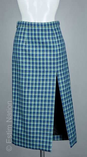 BALENCIAGA (FALL 2019)
LONGUE JUPE en lainage...