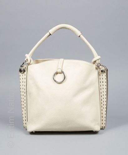 BCBG Max AZRIA
SAC en cuir grainé coquille...