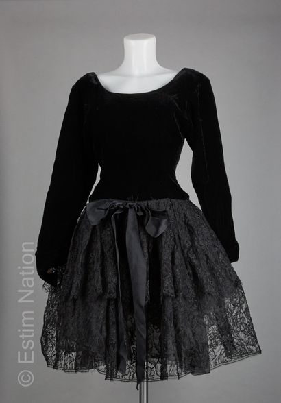 ANONYME circa 1985
ROBE du soir en panne...