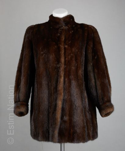 ANONYME Vintage 
VESTE en vison allongé,...