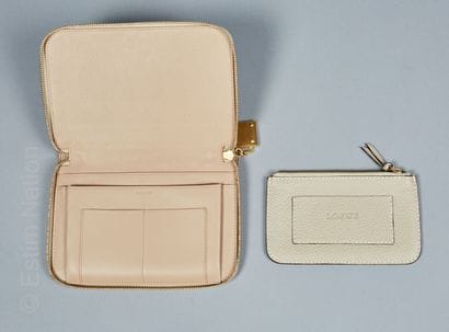 LOEWE
PORTE DOCUMENT DE VOYAGE zippé en cuir...