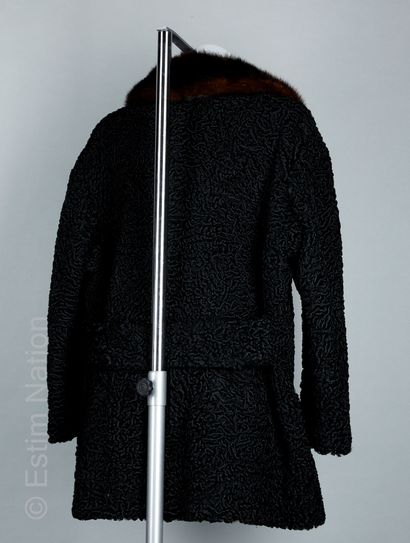 MARTRES ROYAL VINTAGE
MANTEAU 3/4 en breitschwanz...