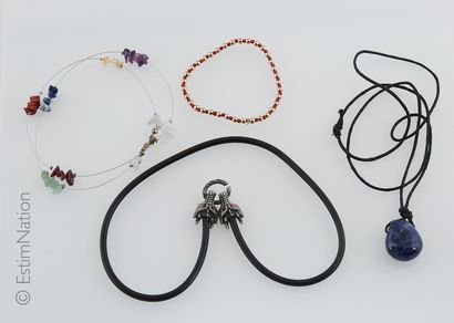 LOT de bijoux
Set of 6 cases containing a...