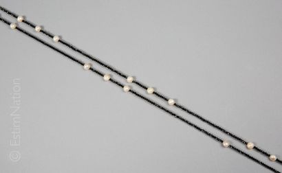 SAUTOIR PERLES
Long necklace made of faceted...