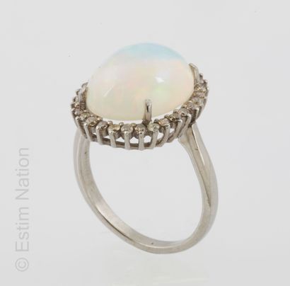 BAGUE ARGENT, OPALE ET DIAMANTS
Silver ring...