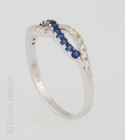 BAGUE OR, SAPHIR ET TOPAZES
Ring in white...