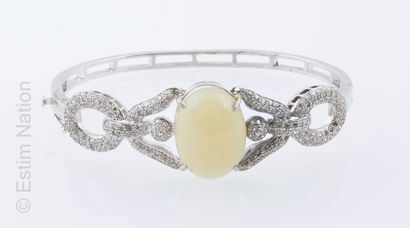 BRACELET JONC ARGENT, OPALE ET DIAMANTS
Openwork...