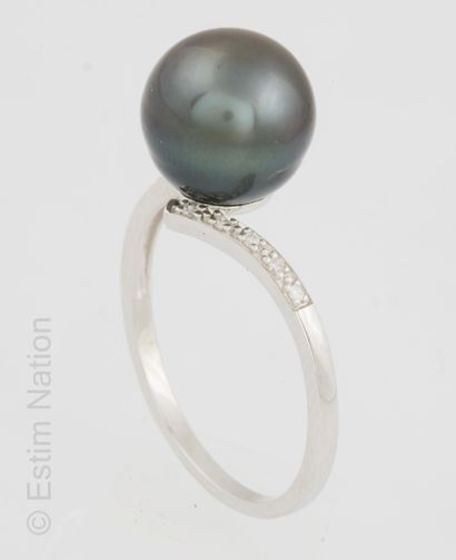BAGUE OR DIAMANTS PERLE TAHITI 
Ring in 9K...