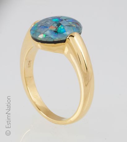 BAGUE VERMEIL ET DOUBLET D'OPALE
Ring in...
