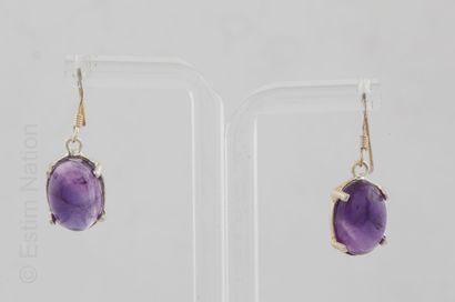 BOUCLES D'OREILLES AMETHYSTE
Pair of 925°/°°...