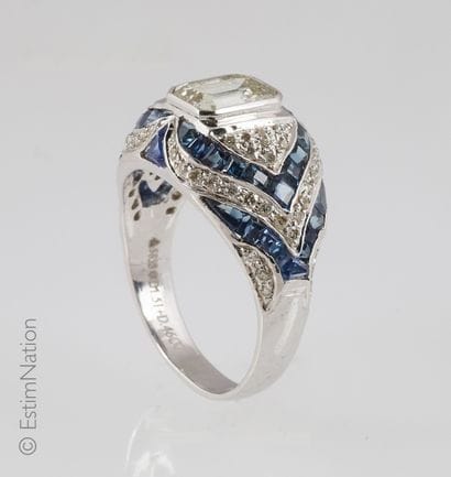 BAGUE OR GRIS DIAMANTS ET SAPHIRS
Ring in...