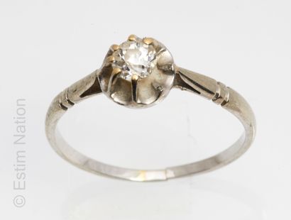 Solitaire ring in platinum above 800°/00...