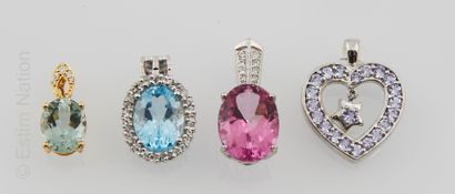 QUATRE PENDENTIFS EN ARGENT ET VERMEIL, ET...