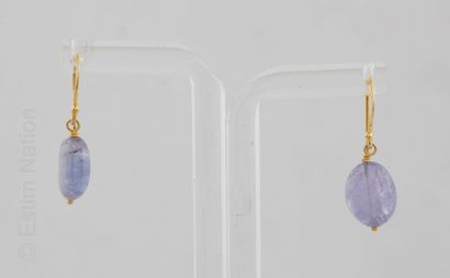 BOUCLES D'OREILLES TANZANITES
Pair of 925...