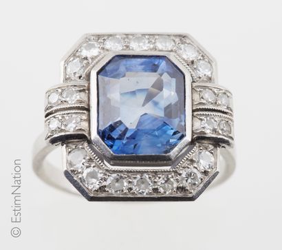 BAGUE ART DECO SAPHIR DIAMANTS
Art Deco ring...