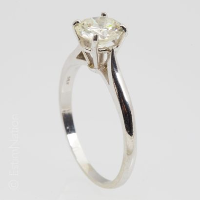 SOLITAIRE
Solitaire ring in 14K white gold...