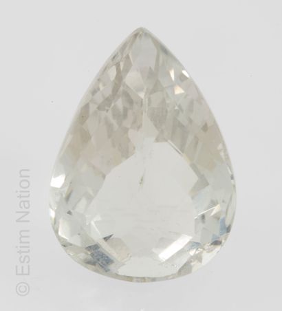 PRASIOLITE SUR PAPIER
Une prasiolite facettée...