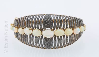 BRACELET ARGENT ET VERMEIL, OPALES ET DIAMANTS
Bracelet...