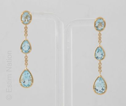 PENDANTS D'OREILLES OR JAUNE ET VERMEIL,...