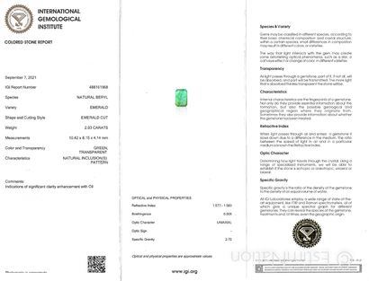 EMERAUDE SUR PAPIER ET CERTIFICAT
Une émeraude...