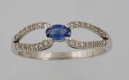 BAGUE OR, SAPHIR ET DIAMANTS
Ring in white...