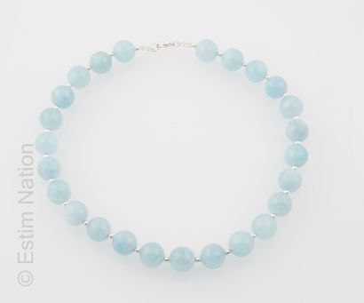 COLLIER AIGUE MARINE
Necklace made of aquamarine...