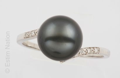 BAGUE OR DIAMANTS PERLE TAHITI 
Ring in 9K...