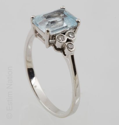 BAGUE EN OR TOPAZE ET DIAMANTS
Ring in white...