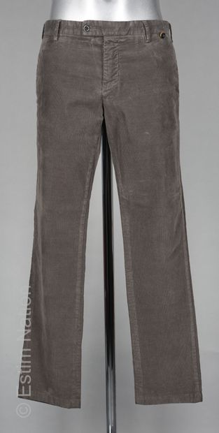 ARTHUR & FOX, AT. P. CO, SANDERSON TAYLORED
TROIS...