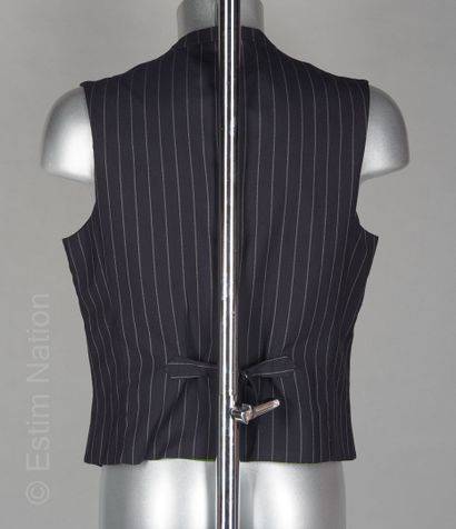 KENZO Homme
GILET en laine marine à rayures...