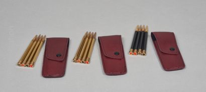 ANONYME
TROIS SETS de quatre porte-mines...