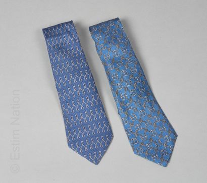 HERMES

TWO CRAVATES in silk twill printed...