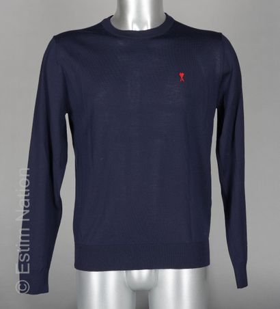 AMI
PULL OVER en fin tricot de laine mérinos...