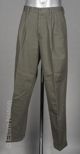 VALENTINO, DOCKERS, BANANA REPUBLIC
DEUX...