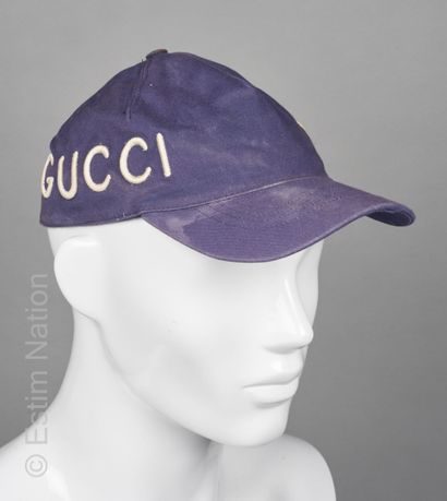 GUCCI, NIKE
CASQUETTE en coton bleu rebrodé...