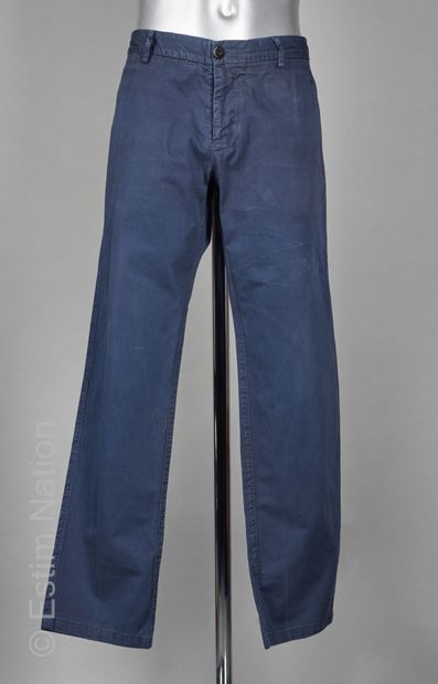 Stone Island
DEUX PANTALONS en coton : le...