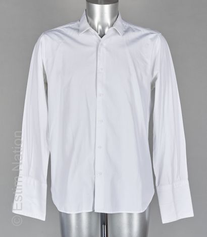 ATELIER PRIVE
QUATRE CHEMISES blanches coupe...