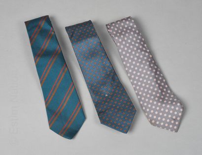 HILDITCH & KEY
TROIS CRAVATES en twill de...