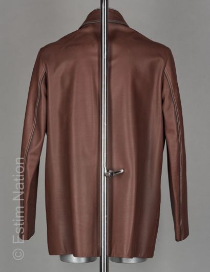 HERMES
MANTEAU en veau cacao à piqures sellier,...