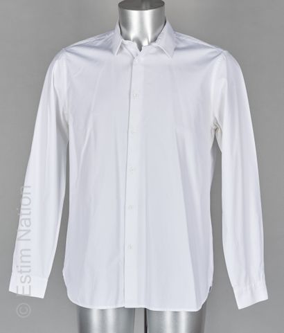 ATELIER PRIVE
QUATRE CHEMISES blanches coupe...