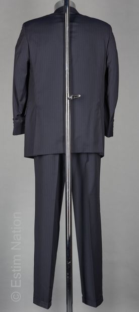 PIERRE CARDIN
COSTUME en laine marine à fines...