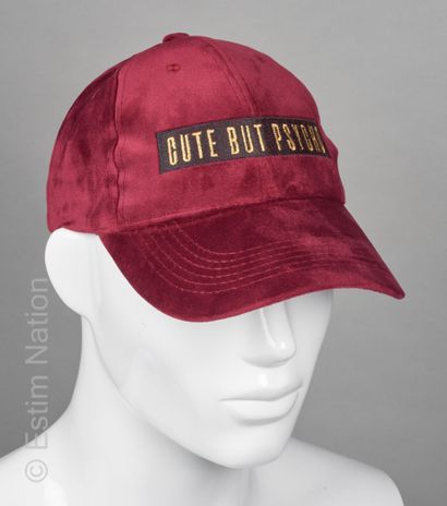 HR NAT REPUBLIC, ANONYME
CASQUETTE en denim...