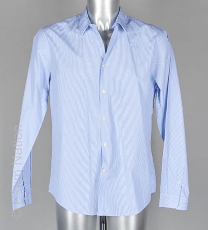 BALIBARIS

CINQ CHEMISES en coton bleu et...