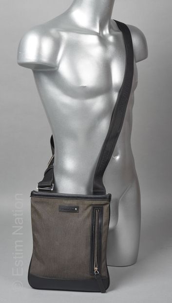 MONTBLANC
BESACE et POCHETTE à bandoulière...
