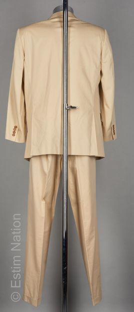 LANVIN
COSTUME en gabardine de coton beige,...